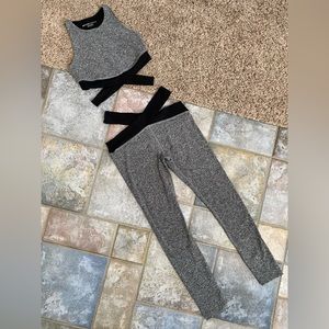 BEYOND YOGA : CrissCross Yoga Set | Womens LARGE
